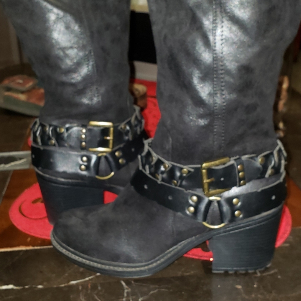 Black Suede Womans Boots